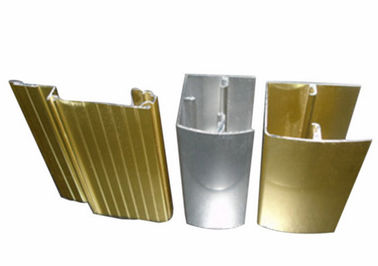 Perfil de alumínio industrial prateado/dourado com o corte/a perfuração/que fura