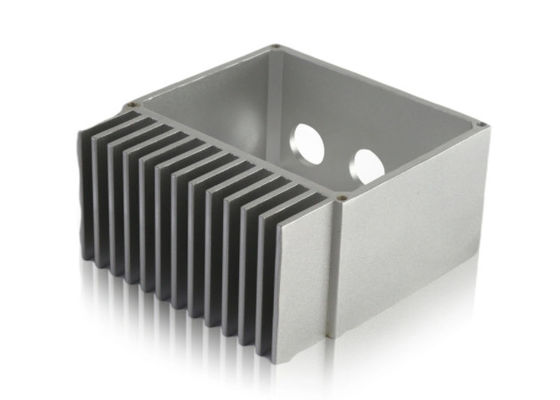 Cnc anodizado 6060 que faz à máquina perfis da extrusão do dissipador de calor En755