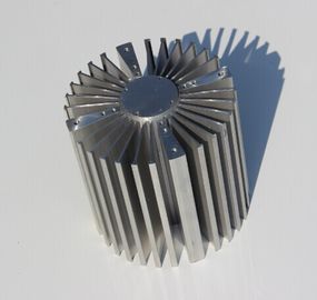 6061 anodizados/6060 extrusões de alumínio do dissipador de calor com fazer à máquina terminado